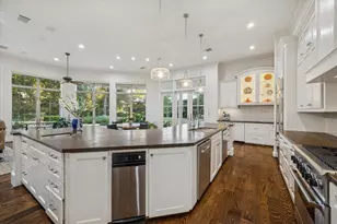 47 N Regent Oak, The Woodlands, TX 77381 - Photo 14