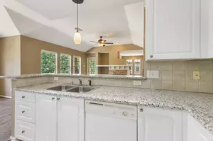 80 Scarlet Woods Ct, The Woodlands, TX 77380 - Photo 8