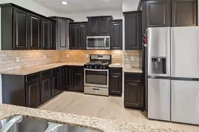 11707 Champions Gate Drive, Dayton, TX 77535 - Photo 10