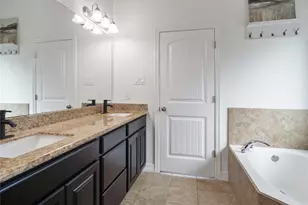 11707 Champions Gate Dr, Dayton, TX 77535 - Photo 18