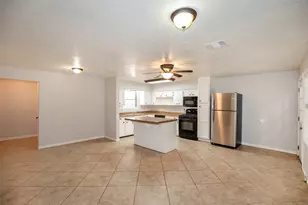 9625 Catlett Ln, La Porte, TX 77571 - Photo 6