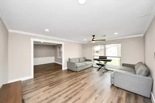 7631 Burning Hills Dr, Houston, TX 77071 - Photo 8