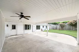 7631 Burning Hills Dr, Houston, TX 77071 - Photo 38
