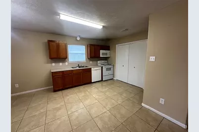8840 E Buffalo Circle, Willis, TX 77378 - Photo 2
