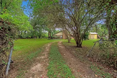 6556 Golden Oaks Drive, Conroe, TX 77385 - Photo 2
