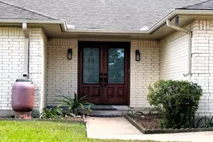 2901 Crane Dr, Pearland, TX 77581 - Photo 2