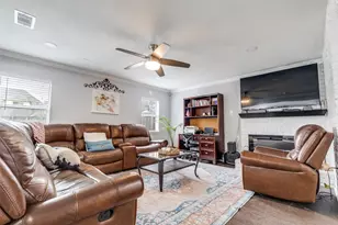 605 S Remington Dr, Angleton, TX 77515 - Photo 6