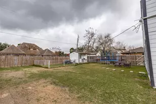 605 S Remington Dr, Angleton, TX 77515 - Photo 24