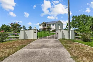 2250 Broadway St, San Leon, TX 77539 - Photo 16