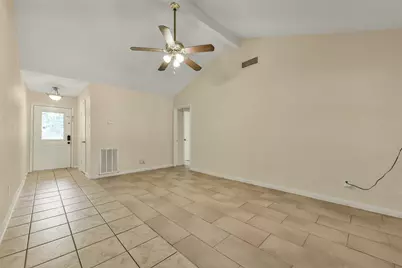 12823 Sandy Hook Drive, Houston, TX 77089 - Photo 6