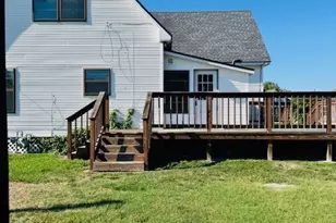 217 Main St, Palacios, TX 77465 - Photo 2