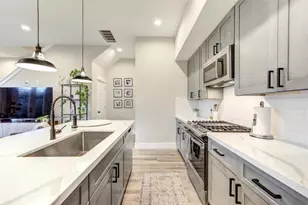 704 Pinemont Cyn Ln, Houston, TX 77018 - Photo 6