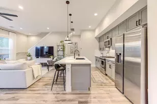 704 Pinemont Cyn Ln, Houston, TX 77018 - Photo 4