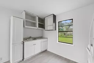 806 E Emily Ave, Wharton, TX 77488 - Photo 10