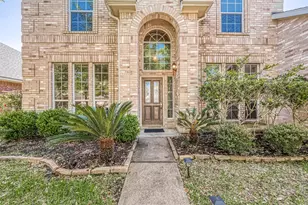 9018 Carriage Point Dr, Sugar Land, TX 77479 - Photo 4