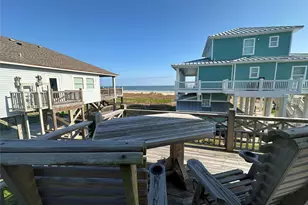 2836 Gulf View Ln, Crystal Beach, TX 77650 - Photo 12
