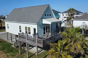 2836 Gulf View Ln, Crystal Beach, TX 77650 - Photo 2
