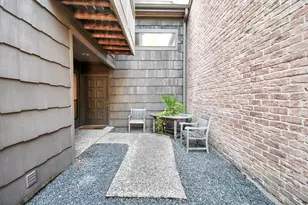 202 Sugar Berry Cir, Houston, TX 77024 - Photo 4