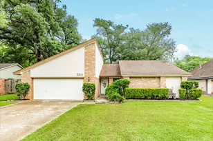 224 Banyan St, Lake Jackson, TX 77566 - Photo 1