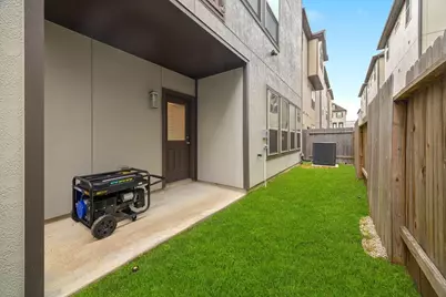 4008 Centre Glen Drive, Houston, TX 77043 - Photo 38