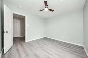882 Darbydale Crossing Ln, Houston, TX 77090 - Photo 32
