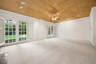 10 Stillforest St, Piney Point Village, TX 77024 - Photo 20