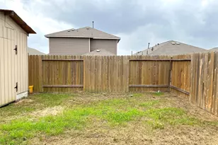 14211 Grand Hls Dr, Conroe, TX 77303 - Photo 18