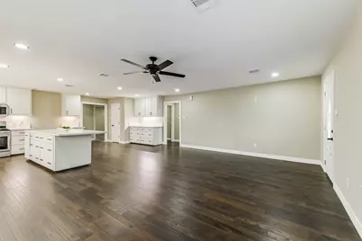 109 Neyland Street, Houston, TX 77022 - Photo 10