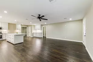 109 Neyland St, Houston, TX 77022 - Photo 10