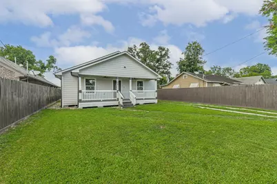109 Neyland Street, Houston, TX 77022 - Photo 32