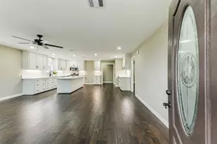 109 Neyland St, Houston, TX 77022 - Photo 6