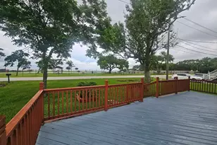 407 Bayshore Dr, La Porte, TX 77571 - Photo 6