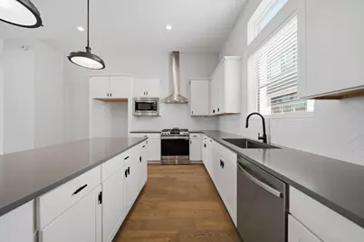 332 Eastwood Street, Houston, TX 77011 - Photo 10