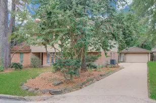 2114 Woodland Valley Dr, Houston, TX 77339 - Photo 2