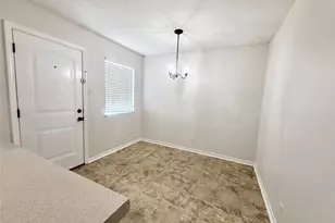 941 S Walker St, Angleton, TX 77515 - Photo 10