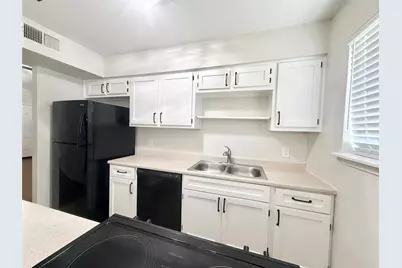 941 S Walker Street, Angleton, TX 77515 - Photo 8