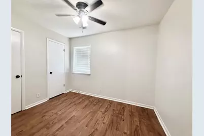 941 S Walker Street, Angleton, TX 77515 - Photo 18