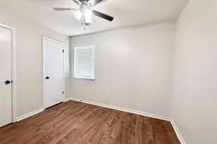 941 S Walker St, Angleton, TX 77515 - Photo 18