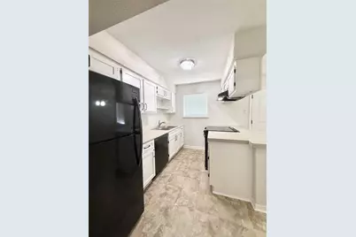 941 S Walker Street, Angleton, TX 77515 - Photo 6