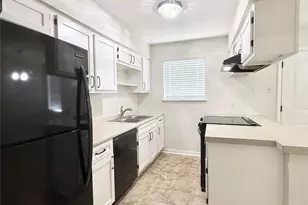 941 S Walker St, Angleton, TX 77515 - Photo 6