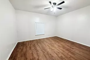 941 S Walker St, Angleton, TX 77515 - Photo 12