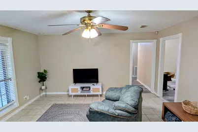 10227 Gulf Meadows Drive, Houston, TX 77075 - Photo 6