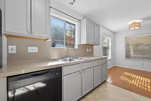 17106 Pecan Acres Dr, Sugar Land, TX 77498 - Photo 10