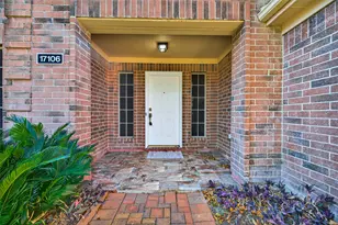17106 Pecan Acres Dr, Sugar Land, TX 77498 - Photo 2