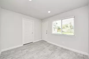 6934 Neff St, Houston, TX 77074 - Photo 16