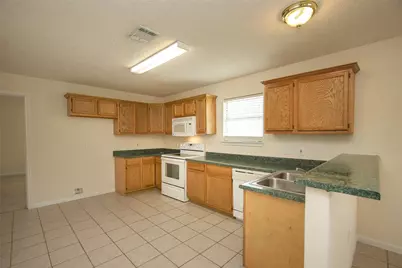 1210 Robert Street, Baytown, TX 77521 - Photo 16