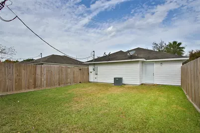 1210 Robert Street, Baytown, TX 77521 - Photo 38