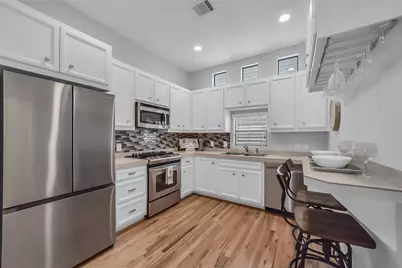 8715 Meadowcroft Drive #1102, Houston, TX 77063 - Photo 12
