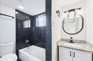 5814 Fontenelle Dr, Houston, TX 77035 - Photo 8