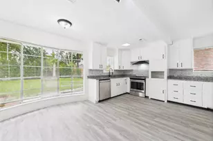 5814 Fontenelle Dr, Houston, TX 77035 - Photo 4